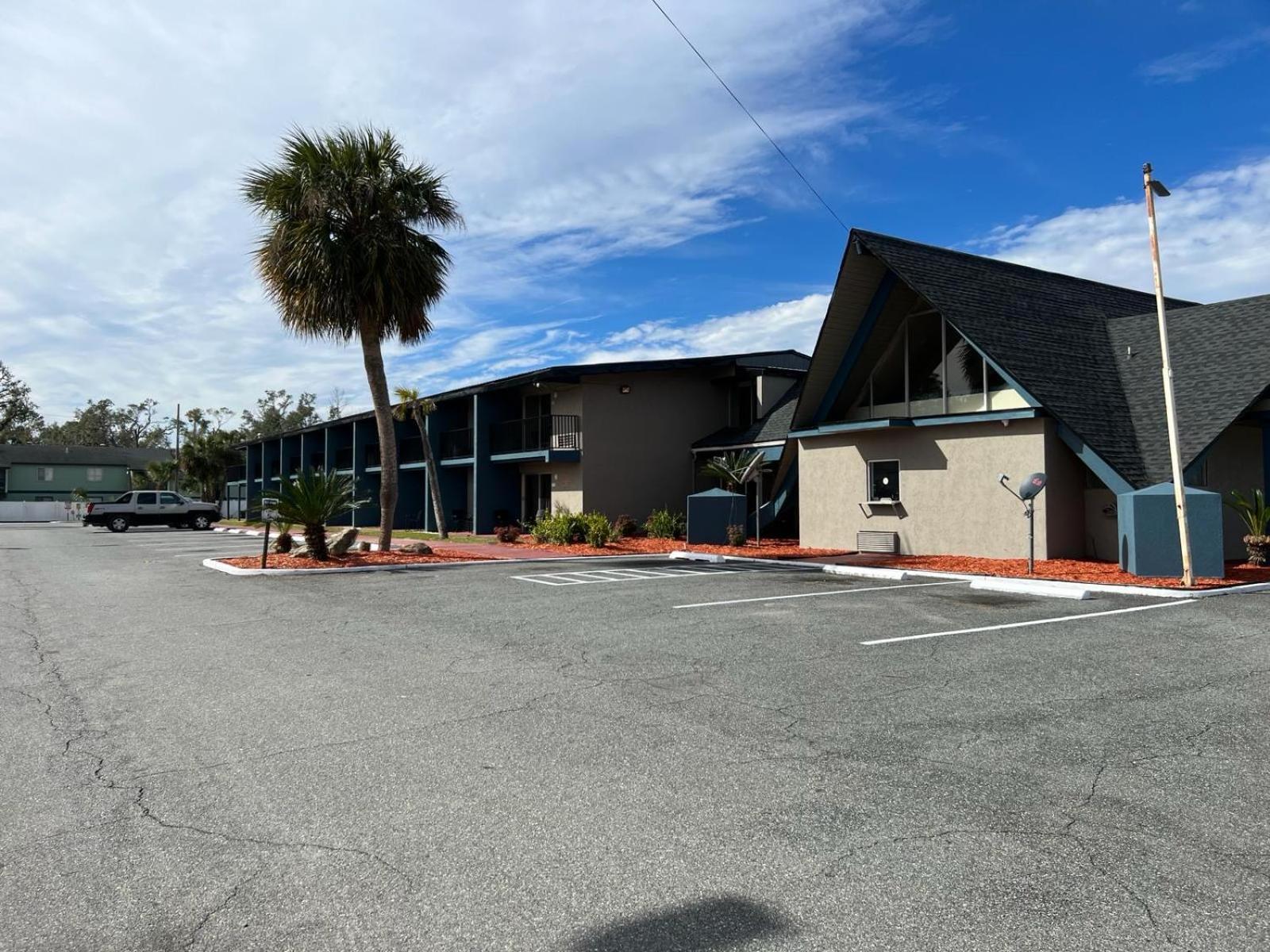 Regency Inn Perry Esterno foto